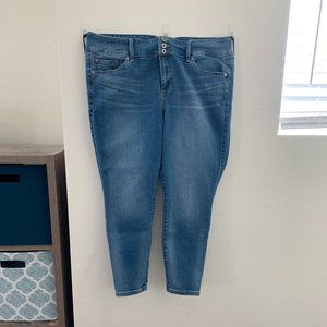 Torrid Jegging Medium Wash Size 20 Short